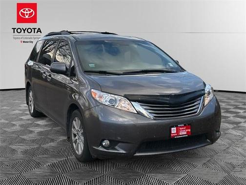 2017 Toyota Sienna XLE