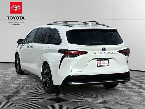 2025 Toyota Sienna Platinum