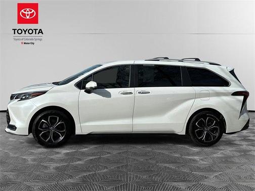 2025 Toyota Sienna Platinum 7 Passenger