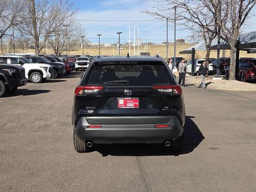 2025 Toyota RAV4 Hybrid SE