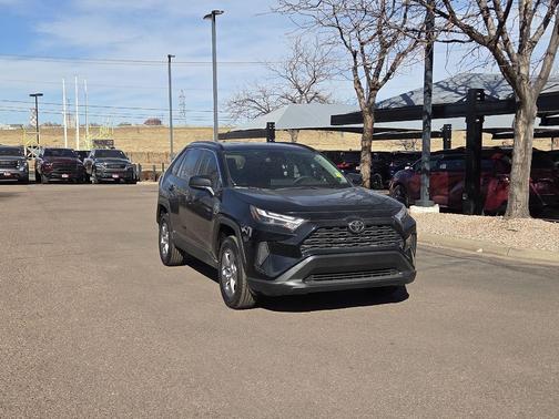 2025 Toyota RAV4 Hybrid SE