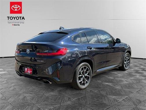 2022 BMW X4 xDrive30i