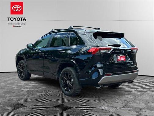 2022 Toyota RAV4 Hybrid SE