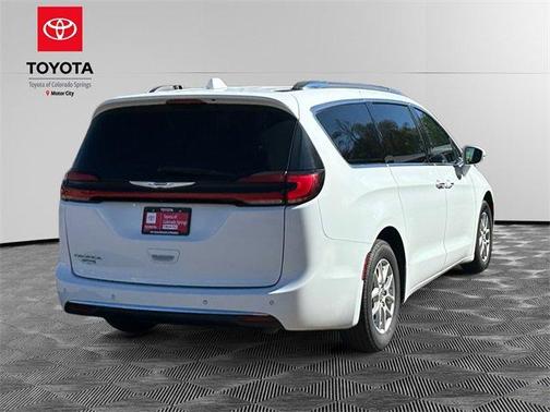 2021 Chrysler Pacifica Touring-L