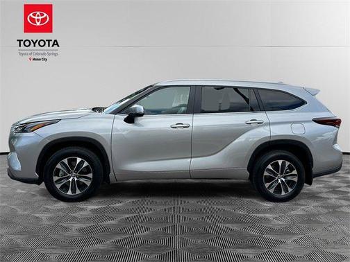 2024 Toyota Highlander XLE