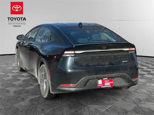 2025 Toyota Prius Plug-In Hybrid SE