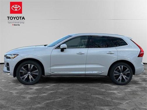 2023 Volvo XC60 B5 Plus Bright Theme