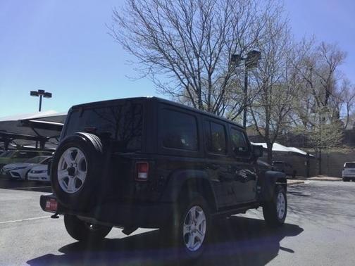 Photo 3 of 22 of 2018 Jeep Wrangler Unlimited Sport