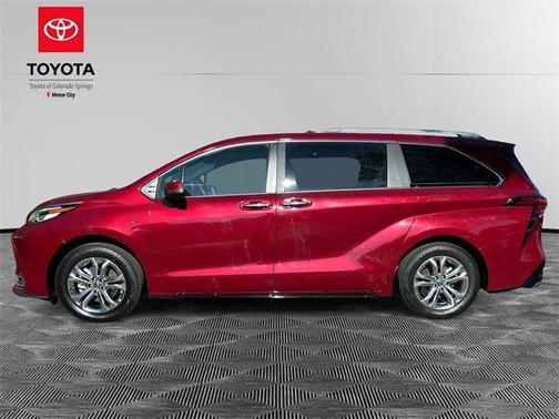 2023 Toyota Sienna Platinum 7 passenger
