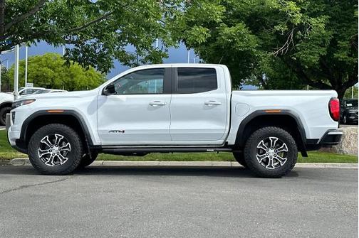 2023 GMC Canyon AT4