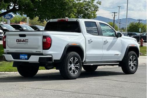 2023 GMC Canyon AT4