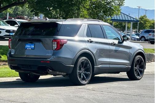 2024 Ford Explorer ST-LINE
