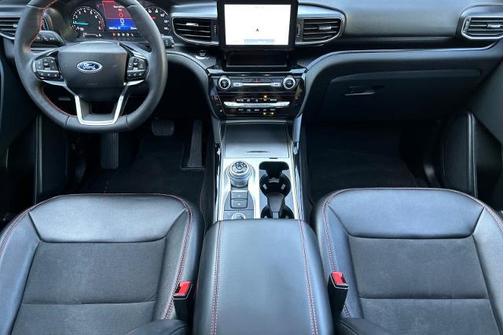 2024 Ford Explorer ST-LINE