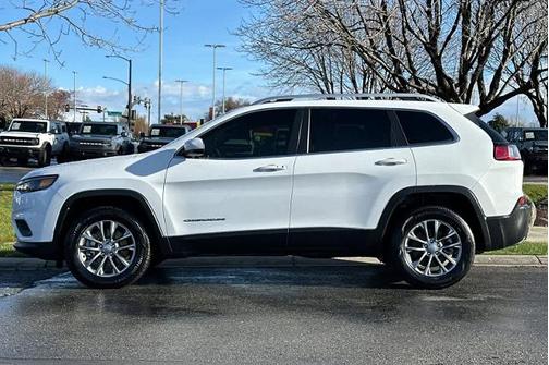 2019 Jeep Cherokee LATITUDE PLUS
