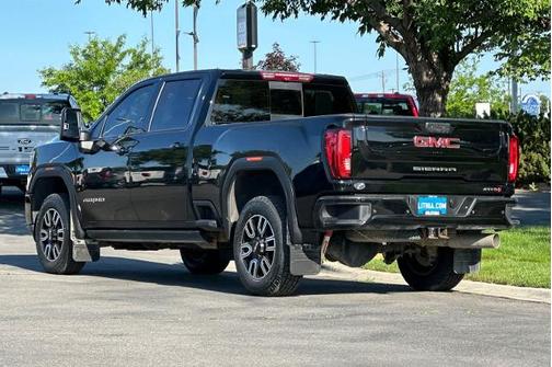 2023 GMC Sierra 1500 AT4
