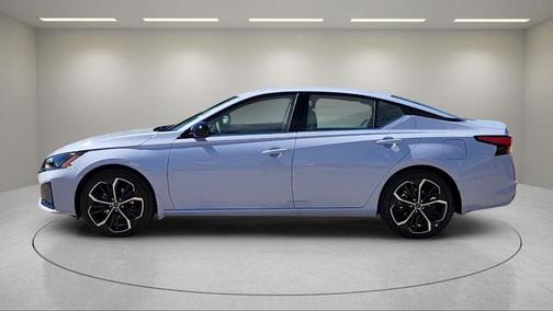 Gray Sky Pearl 2025 Nissan Altima SR FWD