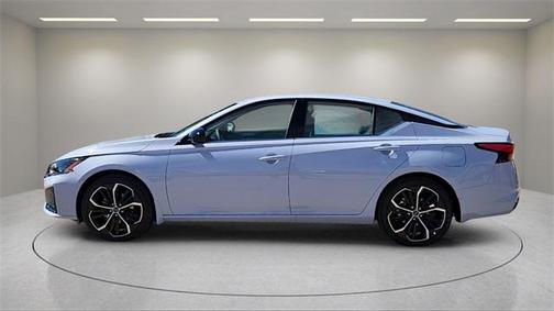 2025 Nissan Altima SR FWD