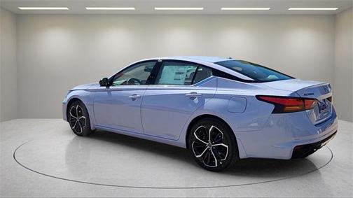 2025 Nissan Altima SR FWD