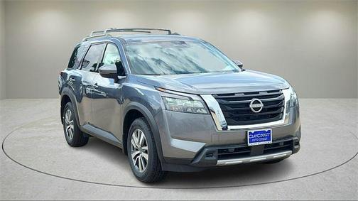 2025 Nissan Pathfinder SL 4WD