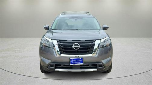 2025 Nissan Pathfinder SL FWD