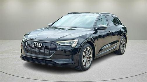 2021 Audi e-tron Premium Plus