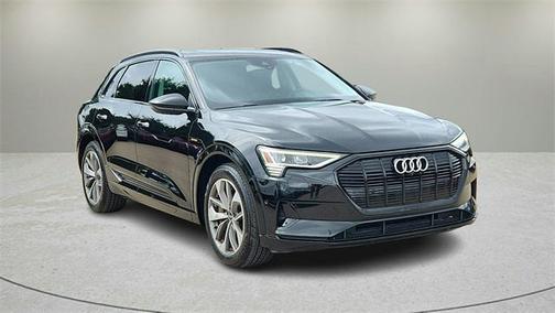 2021 Audi e-tron Premium Plus