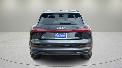 2021 Audi e-tron Premium Plus