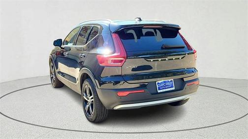2024 Volvo XC40 B5 Core Bright Theme