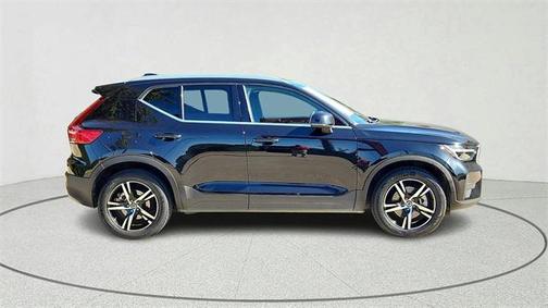 2024 Volvo XC40 B5 Core Bright Theme