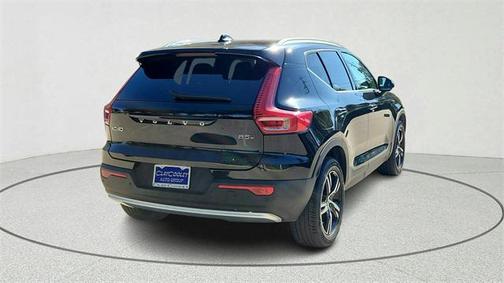 2024 Volvo XC40 B5 Core Bright Theme