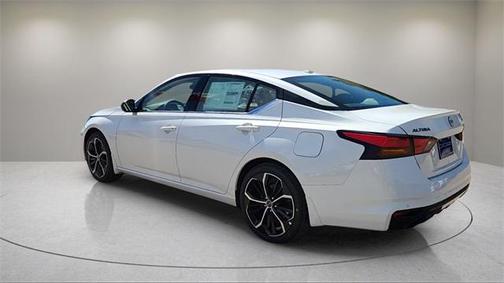 2025 Nissan Altima SR FWD