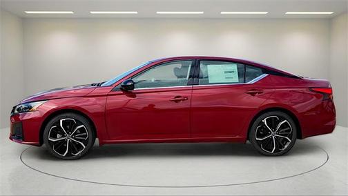2025 Nissan Altima SR FWD