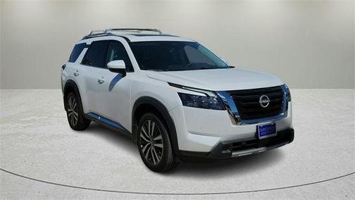 2025 Nissan Pathfinder Platinum FWD