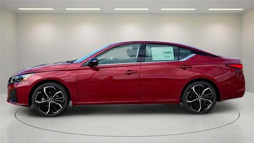 2025 Nissan Altima SR FWD