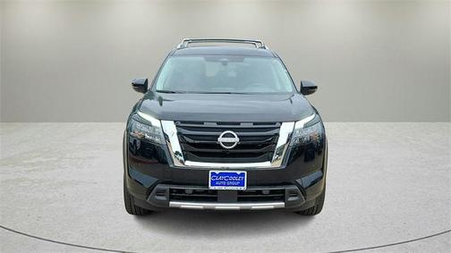 2025 Nissan Pathfinder Platinum 4WD