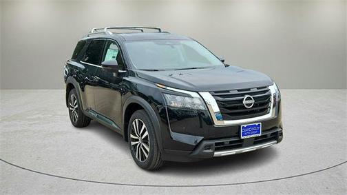 2025 Nissan Pathfinder Platinum 4WD