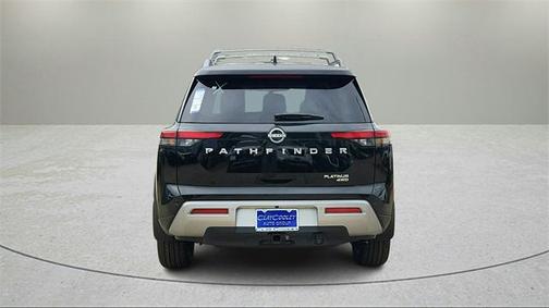 2025 Nissan Pathfinder Platinum 4WD