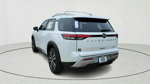 2025 Nissan Pathfinder Platinum FWD