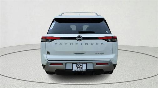 2025 Nissan Pathfinder Platinum FWD