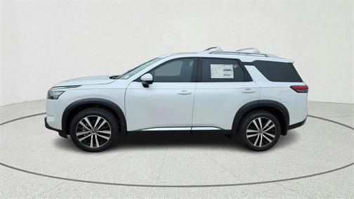 2025 Nissan Pathfinder Platinum FWD
