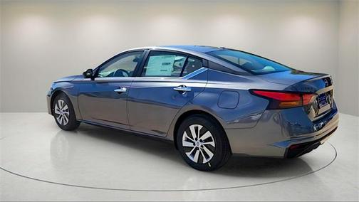 2025 Nissan Altima S FWD