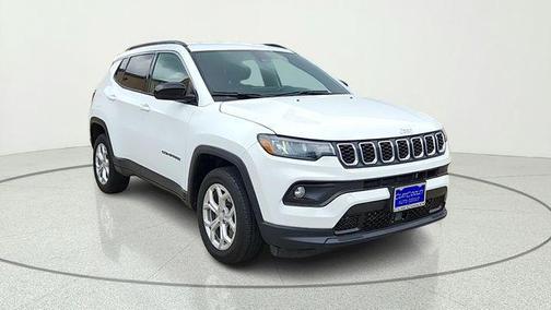 Bright White Clearcoat 2024 Jeep Compass Latitude