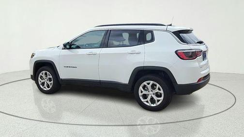 Bright White Clearcoat 2024 Jeep Compass Latitude