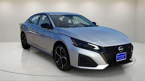2025 Nissan Altima SR FWD