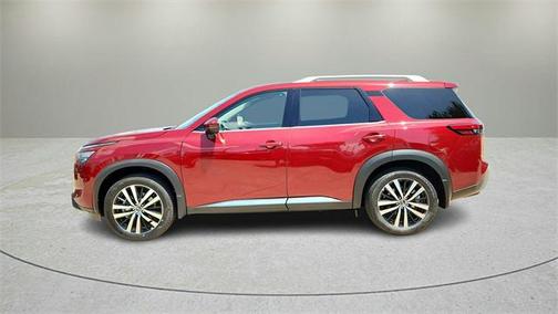 2025 Nissan Pathfinder Platinum FWD