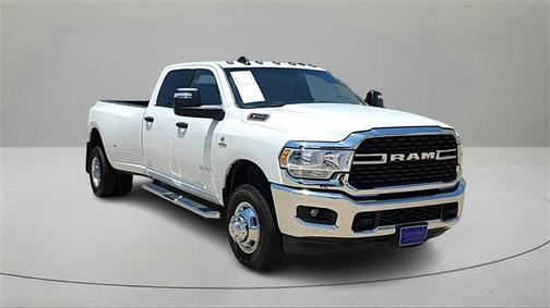 2024 RAM 3500 Big Horn Crew Cab 4x4 8' Box