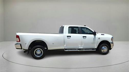 2024 RAM 3500 Big Horn Crew Cab 4x4 8' Box