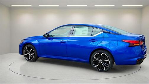 2025 Nissan Altima SR FWD