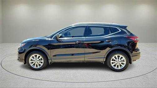 2022 Nissan Rogue Sport SV