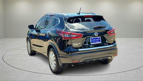 2022 Nissan Rogue Sport SV